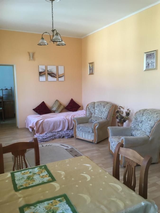 Margo Apartman Karlsbad Buitenkant foto