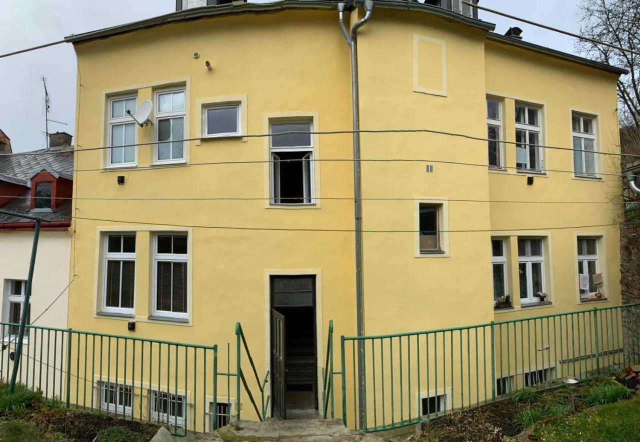 Margo Apartman Karlsbad Buitenkant foto